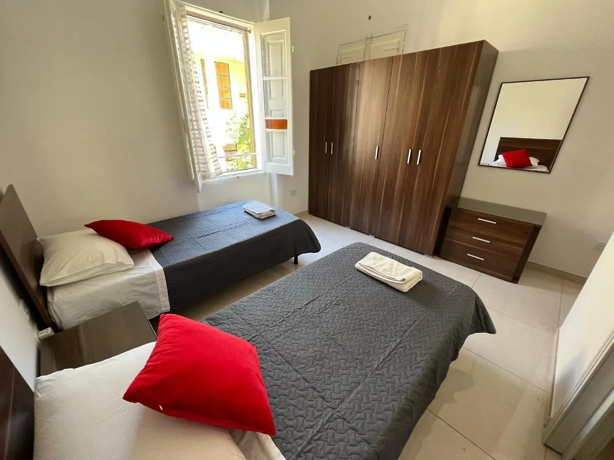 Room With Private Bathroom Sliema