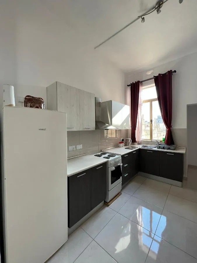 Room With Private Bathroom Sliema Malta