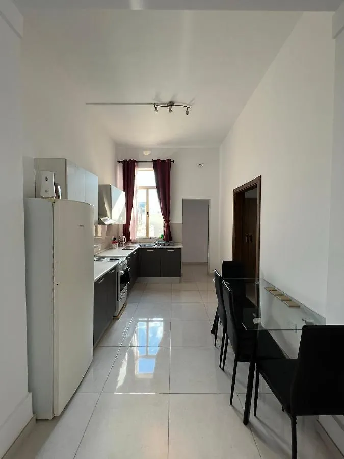 Homestay Room With Private Bathroom Sliema