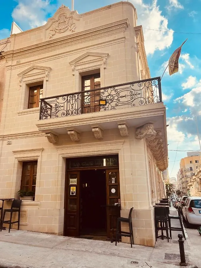 Room With Private Bathroom Sliema Homestay