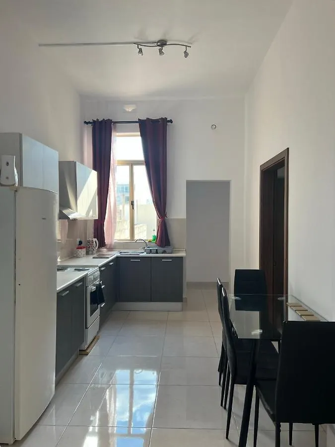 Homestay Room With Private Bathroom Sliema