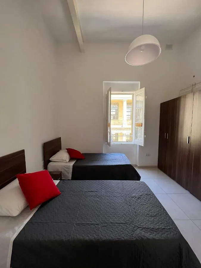Room With Private Bathroom Sliema Homestay